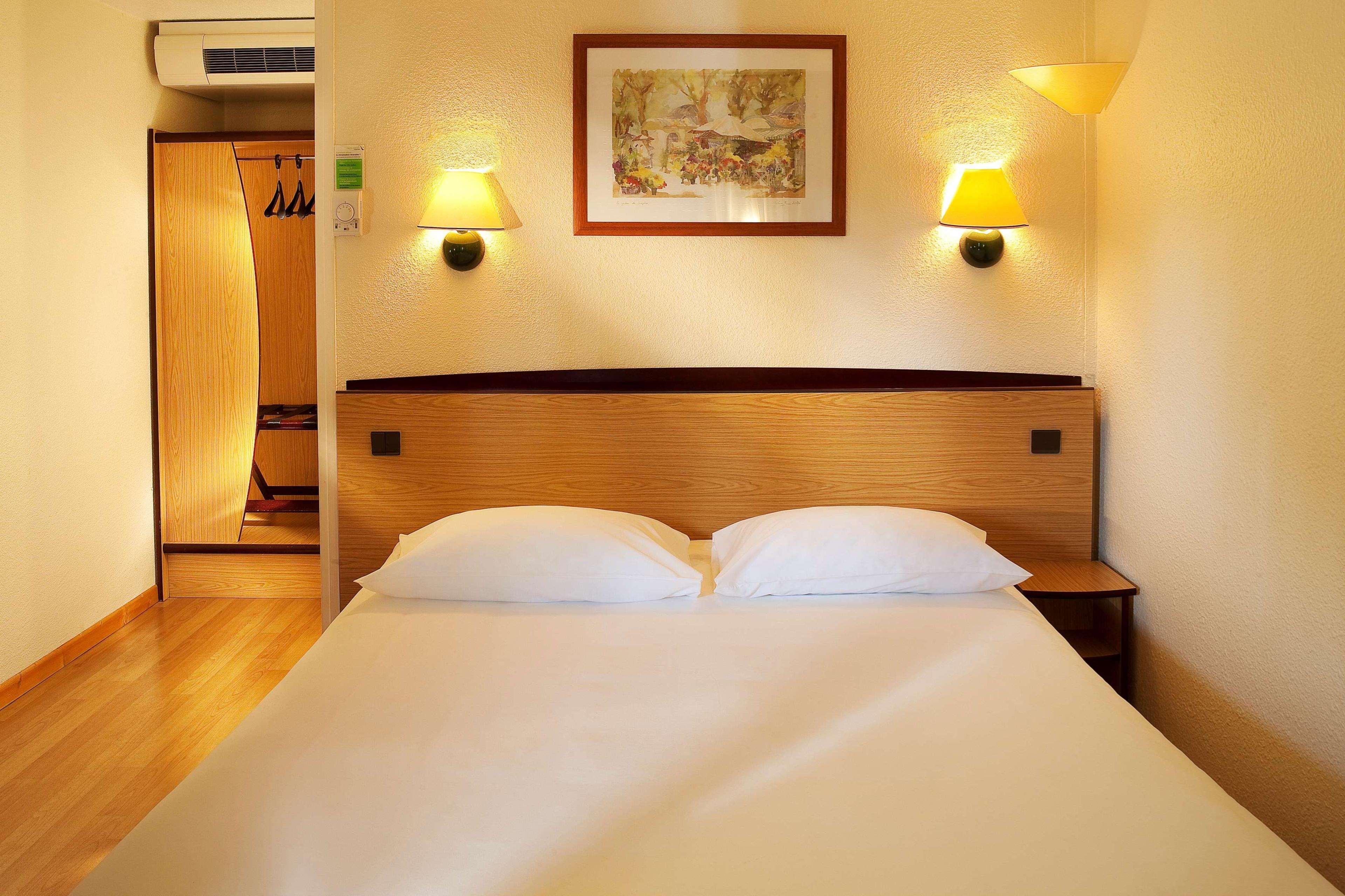 Hotel De La Briere Trignac Eksteriør billede